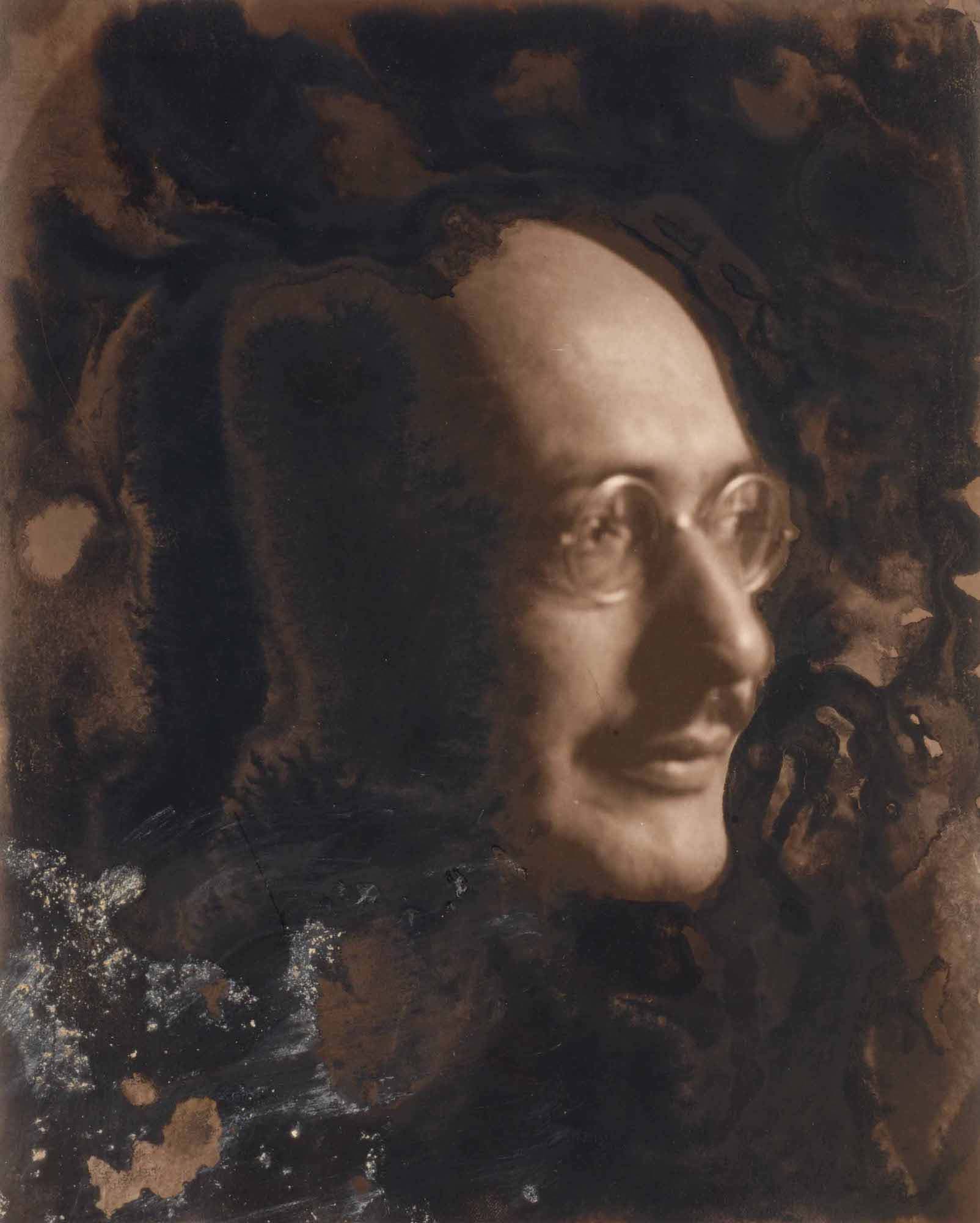 Mark Rothko, c. 1948, Gelatin silver print with hand-applied pigment, 9 3/4 x 7 7/8 in. (24.8 x 20 cm)
– The Richard Pousette-Dart Foundation