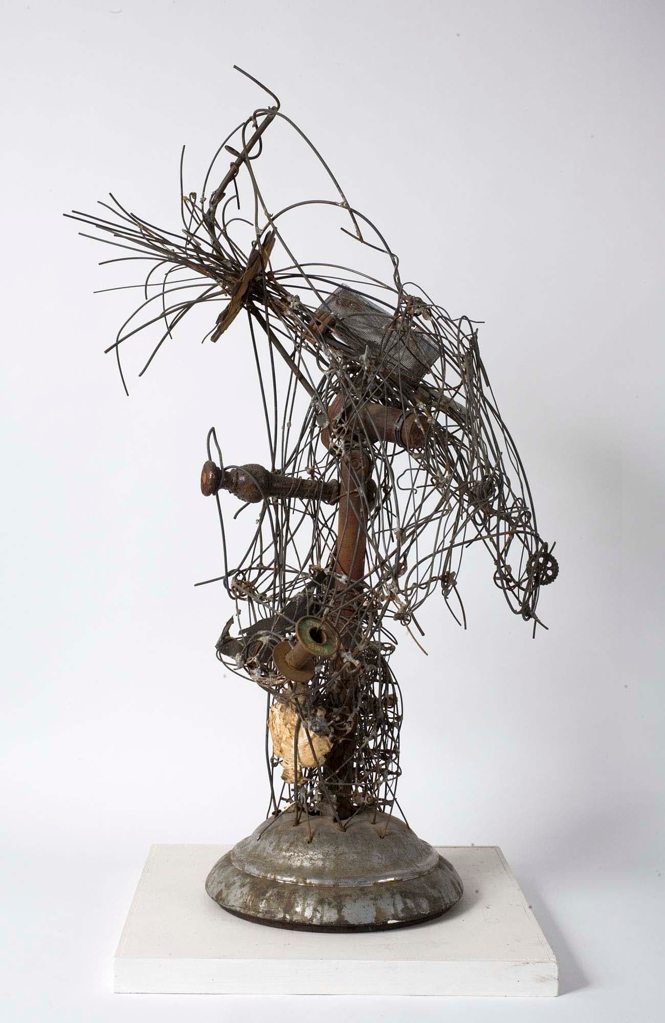 Sarabande, 1950, Steel wire and found objects, 24 x 24 x 16 in. (61 x 61 x 40.6 cm)
– The Richard Pousette-Dart Foundation