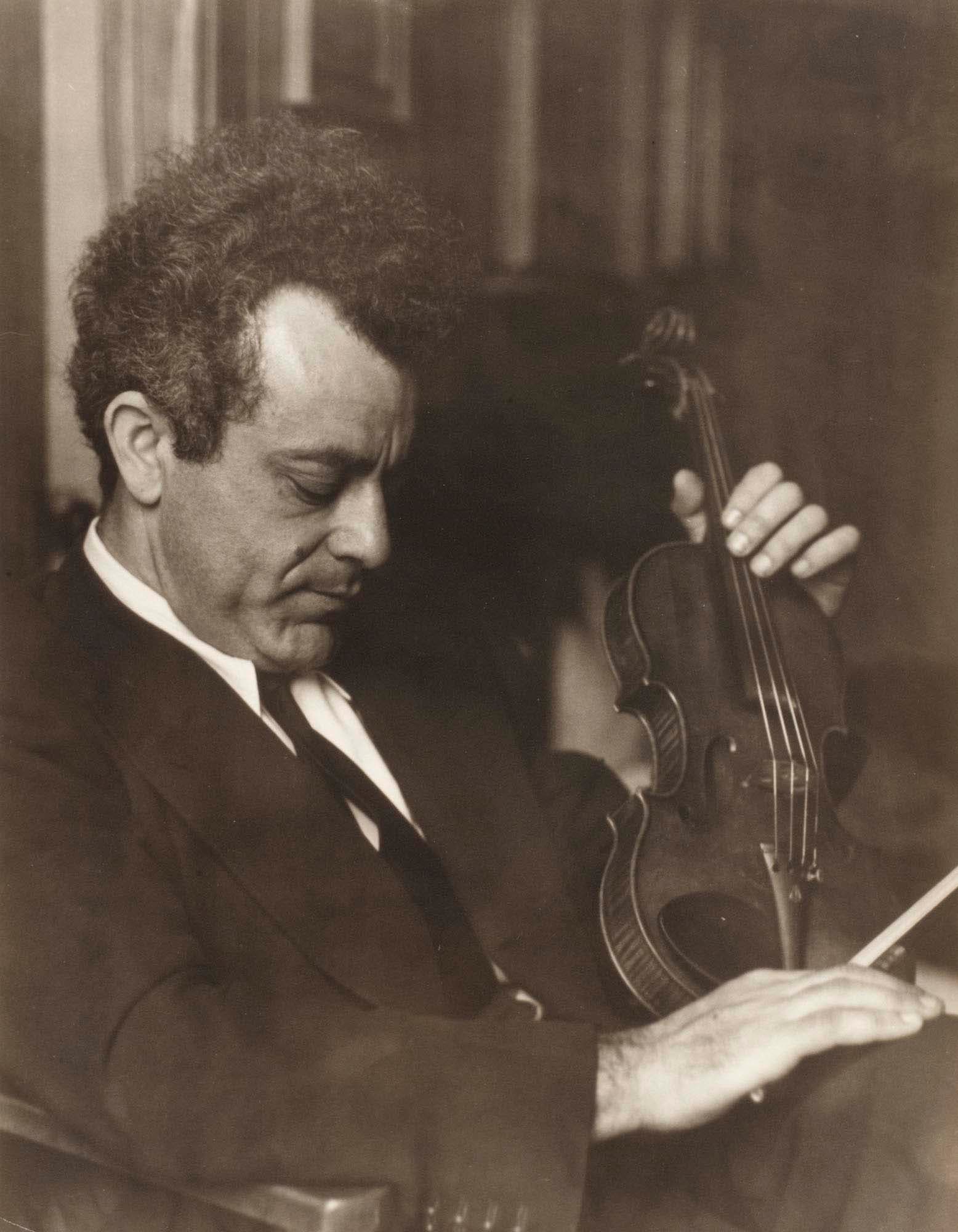 Sasha Schneider
c. 1950
Gelatin silver print
13 5/8 x 10 5/8 in. (34.6 x 27 cm)
– The Richard Pousette-Dart Foundation